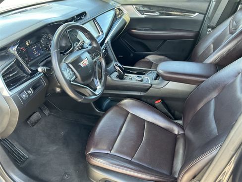 Used 2022 Cadillac XT6 Premium Luxury image 10