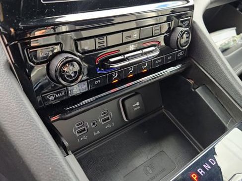 Certified 2023 Jeep Grand Cherokee Altitude image 18