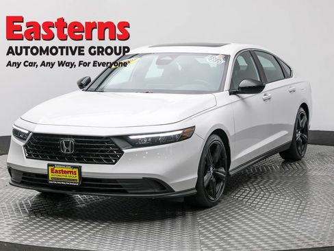 Used 2025 Honda Accord Sport image 1