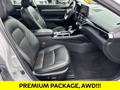Used 2024 Nissan Altima 2.5 SR w/ SR Premium Package image 14