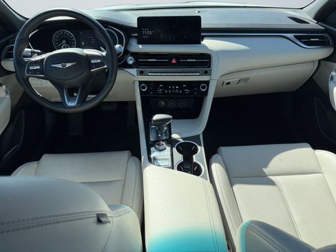 Used 2025 Genesis G70 2.5T image 12