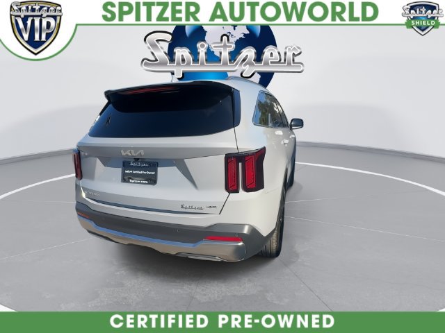 Certified 2025 Kia Sorento EX w/ Panoramic Sunroof Package AWD/4WD image 8