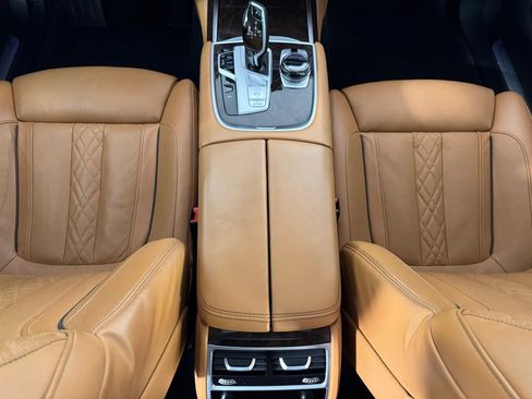 Used 2022 BMW 750i xDrive w/ Executive Package image 20