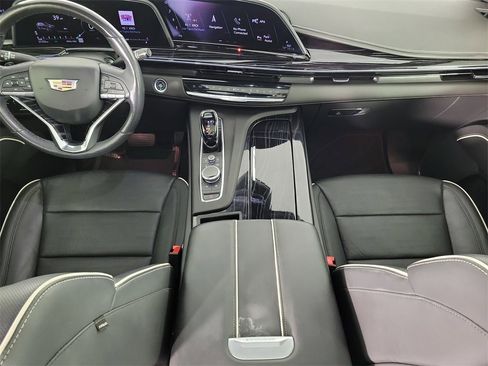 Certified 2021 Cadillac Escalade Sport w/ LPO, ONYX Package image 16