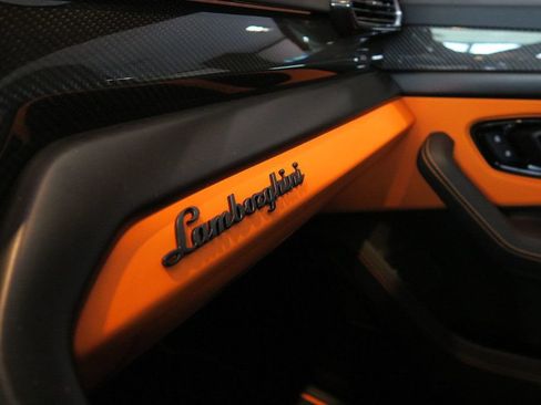 Used 2024 Lamborghini Urus S AWD/4WD image 27