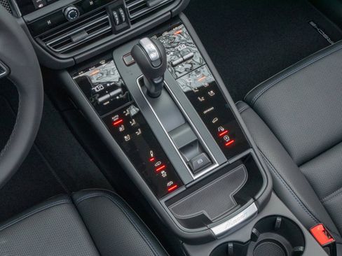 New 2026 Porsche Macan GTS image 30