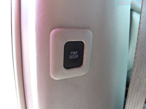 Used 2005 Toyota Sienna XLE AWD/4WD image 28