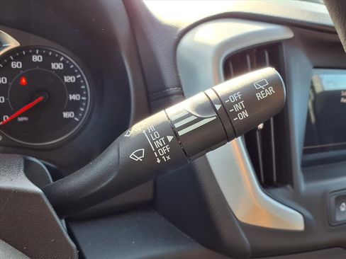 Used 2024 GMC Terrain SLE image 18