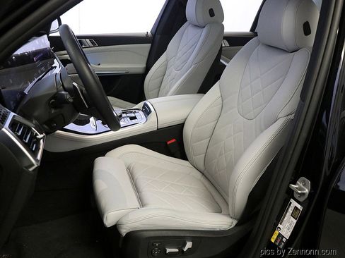 Used 2025 BMW X5 xDrive50e image 11