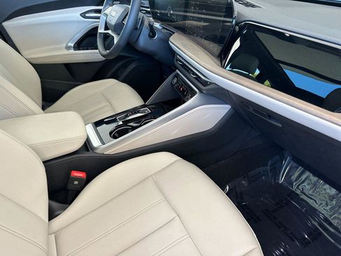 Used 2025 Audi Q5 Premium w/ Premium Plus AWD/4WD image 16