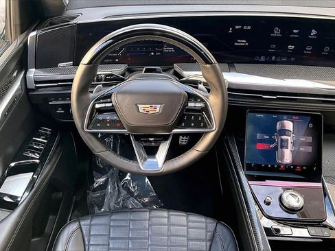 Certified 2025 Cadillac Escalade ESV V image 8