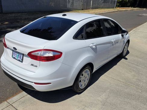 Used 2015 Ford Fiesta S FWD image 5