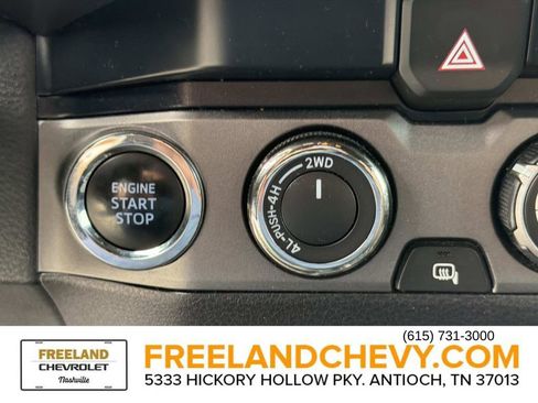 Used 2019 Toyota Tacoma TRD Off-Road image 32