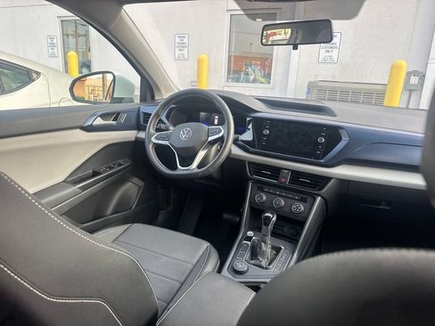 Used 2022 Volkswagen Taos SE AWD/4WD image 8
