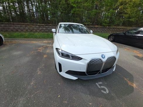 Used 2025 BMW i4 eDrive40 w/ Premium Package image 6