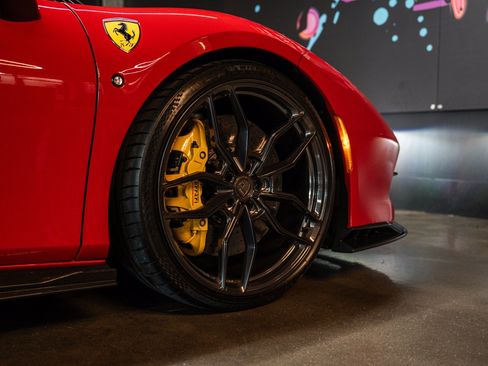 Used 2021 Ferrari F8 Tributo RWD image 17