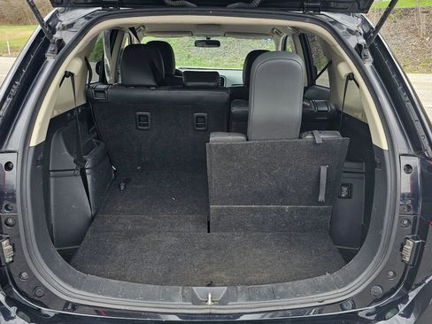 Used 2019 Mitsubishi Outlander AWD image 13