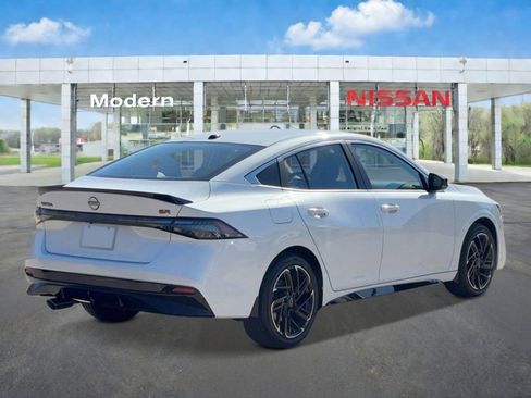 New 2026 Nissan Sentra SR FWD image 5