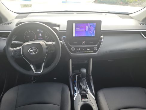 Used 2024 Toyota Corolla Cross LE FWD image 16