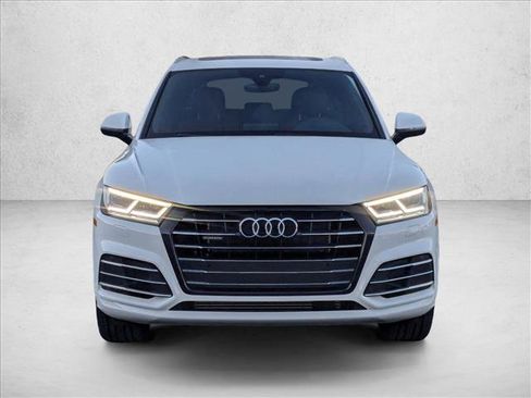 Used 2020 Audi Q5 e Premium Plus w/ Premium Plus Package image 2