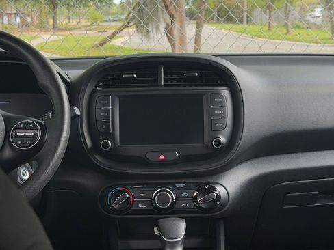 Used 2025 Kia Soul LX w/ LX Technology Package image 20