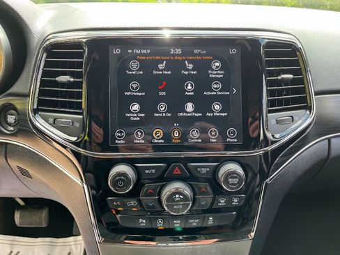 Used 2019 Jeep Grand Cherokee Limited AWD/4WD image 16