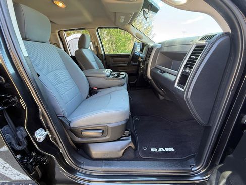 Used 2017 RAM 1500 Express AWD/4WD image 23