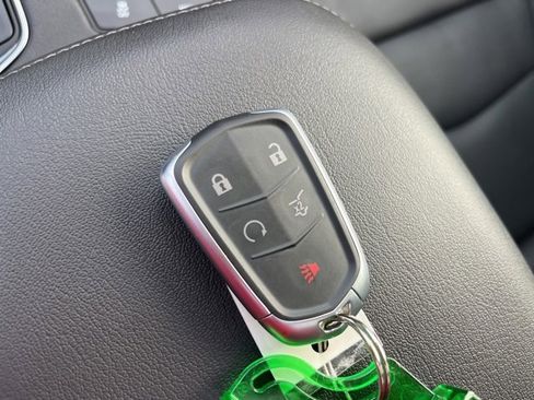 Used 2025 Cadillac XT6 Premium Luxury image 42