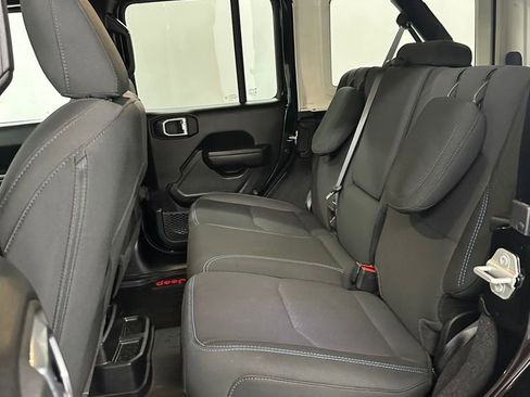 Used 2023 Jeep Wrangler Unlimited Rubicon 4xe w/ Cold Weather Group AWD/4WD image 30