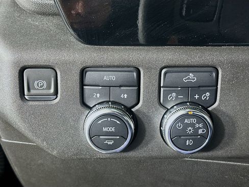 Used 2024 GMC Sierra 1500 Elevation image 16