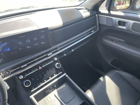 Used 2025 Hyundai Santa Fe SEL FWD image 13