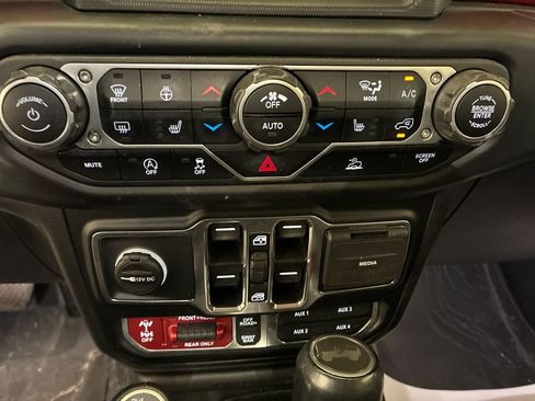 Used 2021 Jeep Wrangler Unlimited Rubicon AWD/4WD image 18