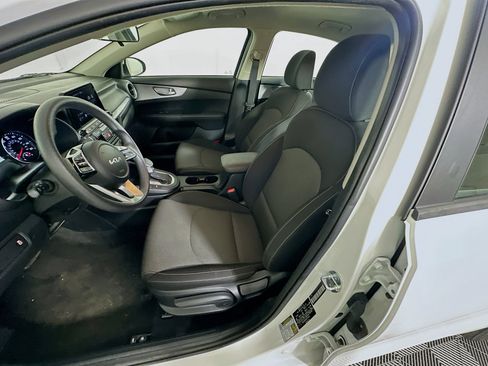 Used 2024 Kia Forte LXS image 13