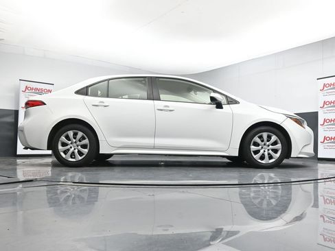 Used 2022 Toyota Corolla LE FWD image 41