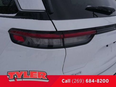 New 2026 Jeep Grand Cherokee Limited AWD/4WD image 12
