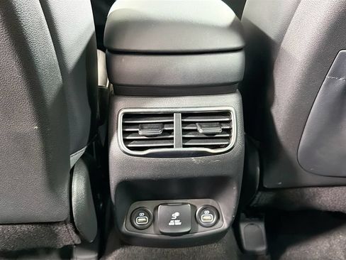 Used 2022 Hyundai Santa Fe Limited AWD/4WD image 28