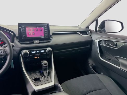 Used 2020 Toyota RAV4 LE image 19