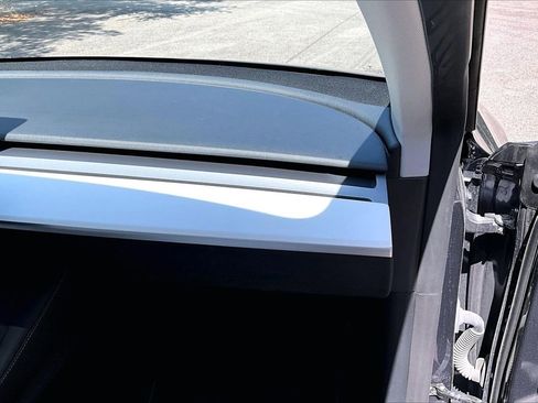 Used 2023 Tesla Model Y Long Range AWD/4WD image 22