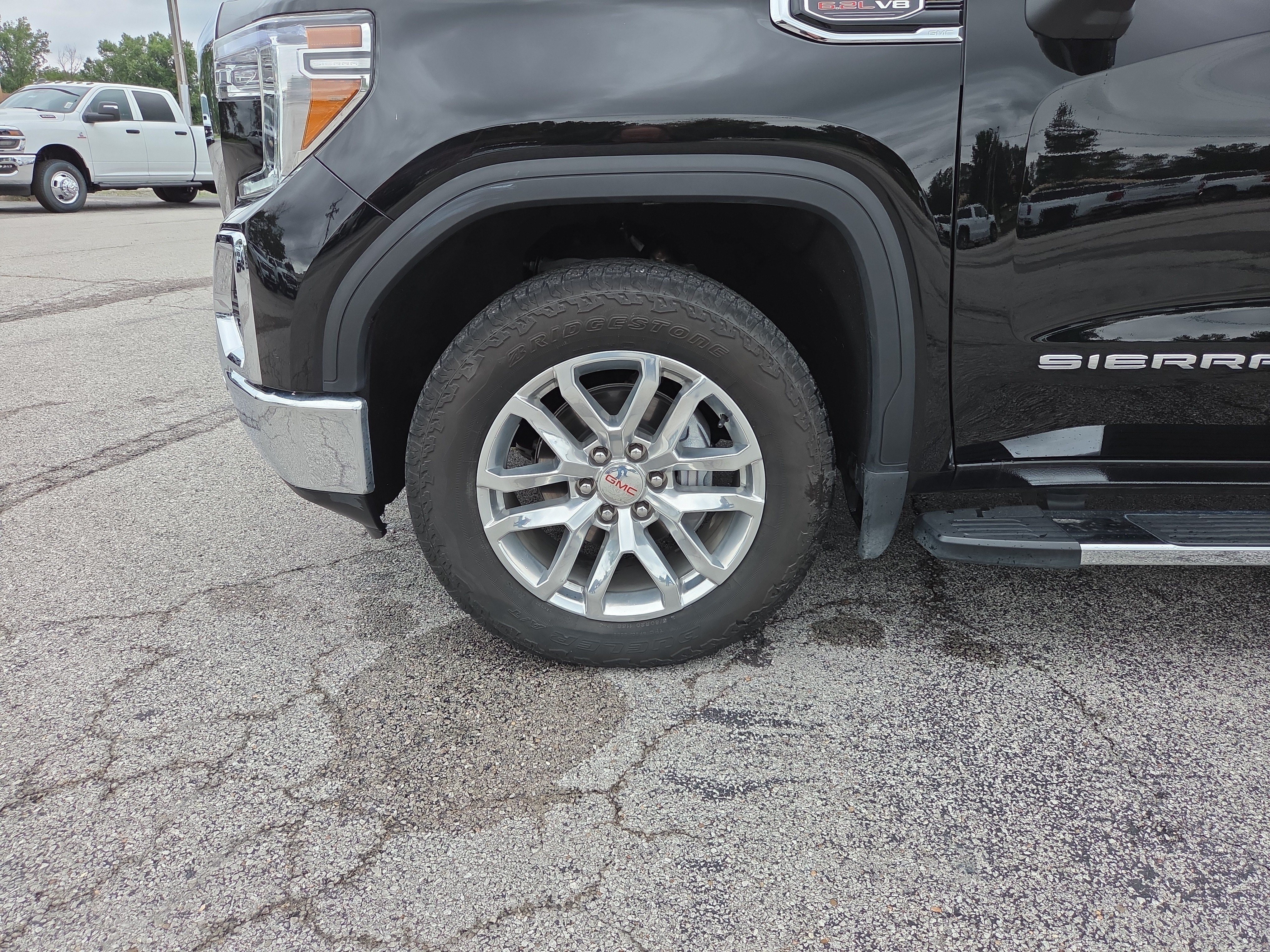 Used 2021 GMC Sierra 1500 SLT w/ SLT Premium Plus Package AWD/4WD image 5