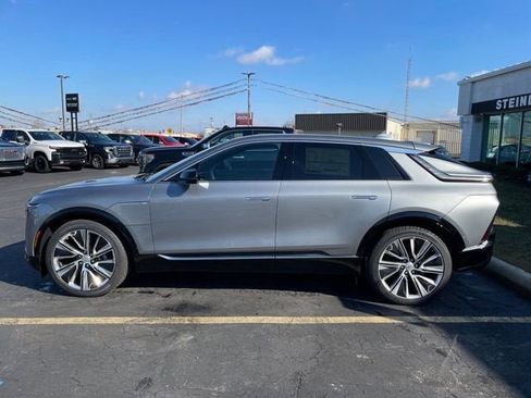 New 2025 Cadillac Lyriq Luxury RWD image 4