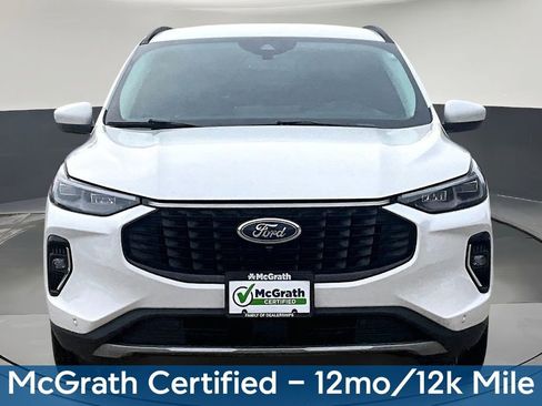 Used 2023 Ford Escape Platinum w/ Premium Technology Package image 2