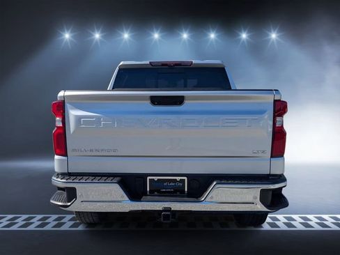 Used 2022 Chevrolet Silverado 1500 LTZ w/ Technology Package AWD/4WD image 4