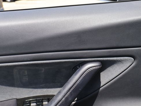 Used 2018 Tesla Model 3 Mid Range RWD image 38