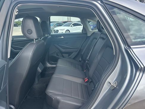 Used 2023 Volkswagen Jetta SE image 43
