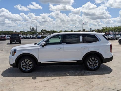 Certified 2025 Kia Telluride LX FWD image 6