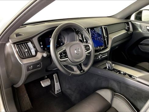 Used 2022 Volvo XC60 B5 R-Design w/ Advanced Package FWD image 14