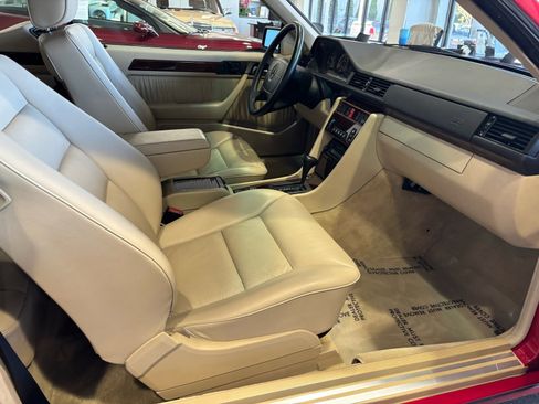 Used 1995 Mercedes-Benz E 320 Convertible image 19