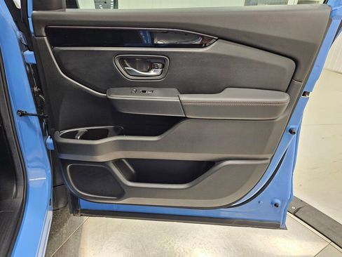 Certified 2025 Honda Pilot TrailSport image 40