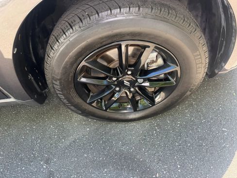 Used 2019 Dodge Journey SE FWD image 13