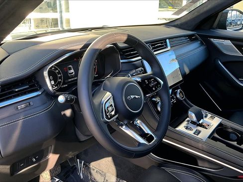 New 2026 Jaguar F-PACE R-Dynamic S image 6